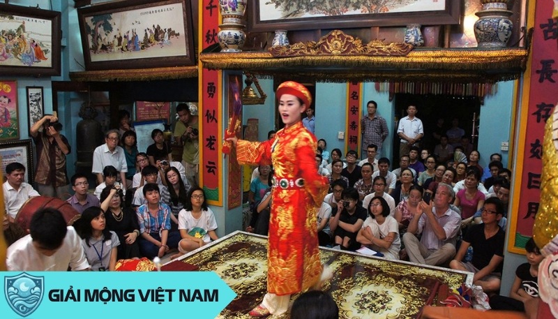 Hầu đồng và giấc mơ như hai mặt của một đồng xu tâm linh, cùng mở ra cánh cửa giao tiếp với thế giới bên kia.